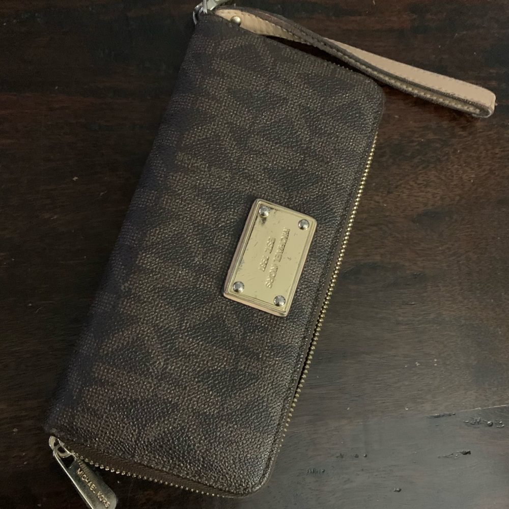 Michael Kors Jet Set Travel Continental Wallet